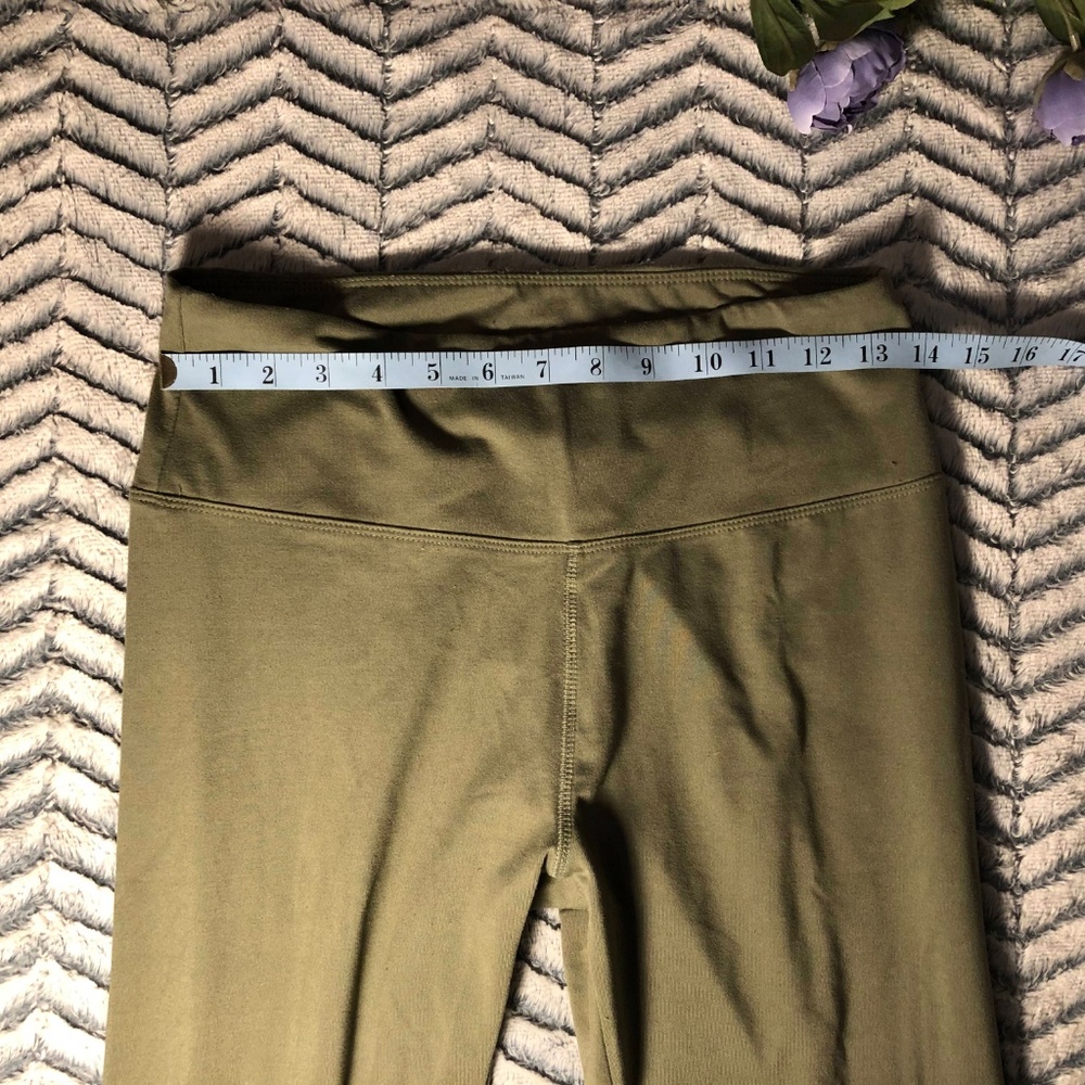 High Rise Leggings - Picture 2 of 6